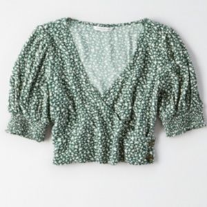 !!FIRM PRICE!! AEO short sleeve wrap front top